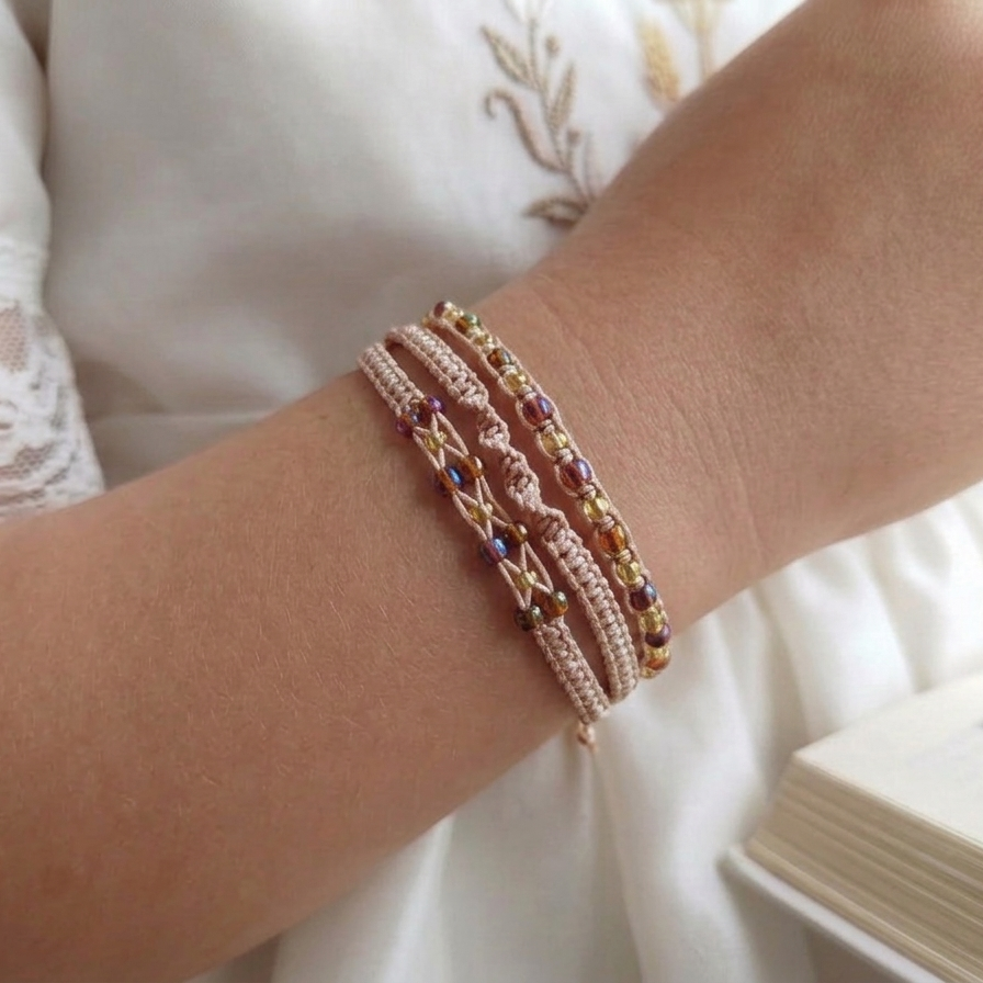 PULSERA TRIPLE BEIGE CON CUENTAS DE ARROZ
