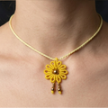 COLLAR FLOR DE SOL AMARILLO