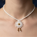 COLLAR FLOR DE SOL BLANCO