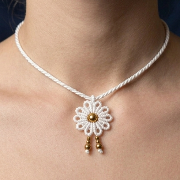 COLLAR FLOR DE SOL BLANCO