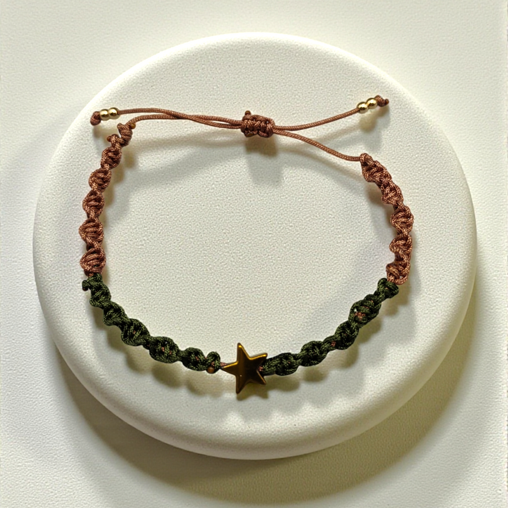 CONJUNTO DE DOS PULSERAS CON ESTRELLA EN HILO DE DOS COLORES