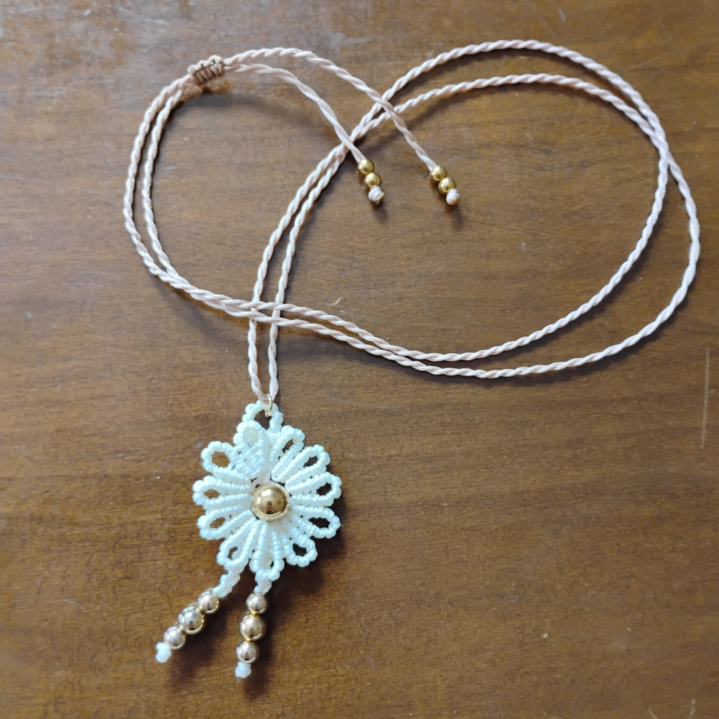 COLLAR FLOR DE SOL BEIGE