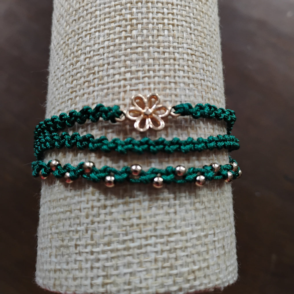 PULSERA TRIPLE VERDE CON FLOR