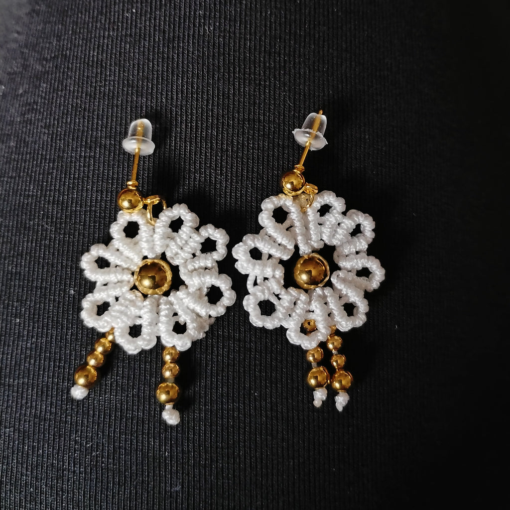 PENDIENTES FLOR DE SOL BLANCOS