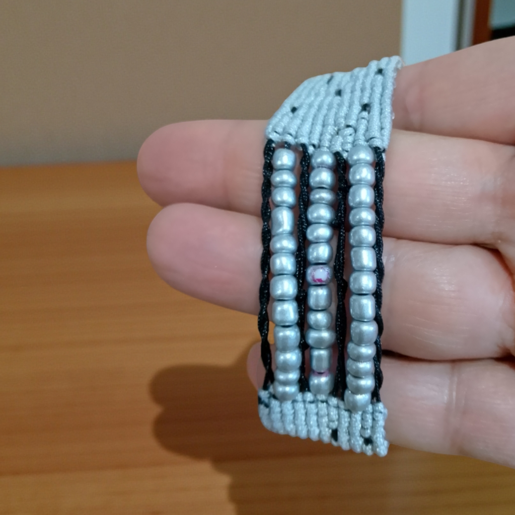 PULSERA GRIS Y NEGRA