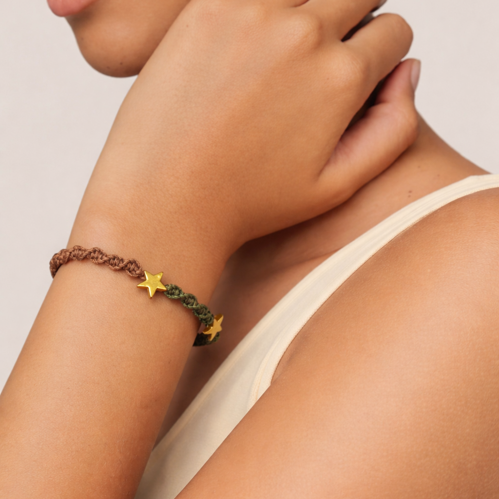 CONJUNTO DE DOS PULSERAS CON ESTRELLA EN HILO DE DOS COLORES